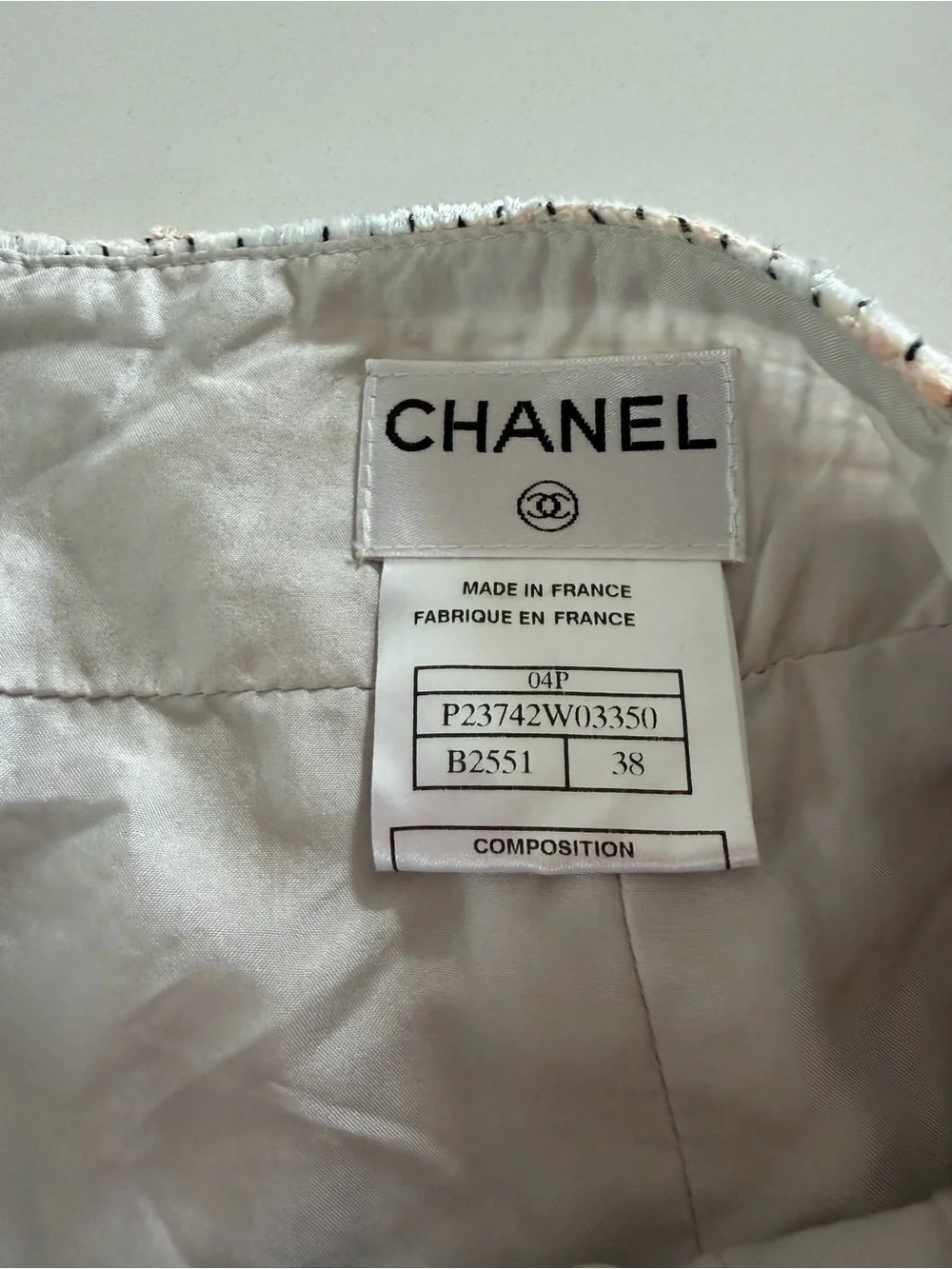 CHANEL 2004 Fantasy Tweed Lesage Poodle Pink Cream Blazer Jacket and skirt